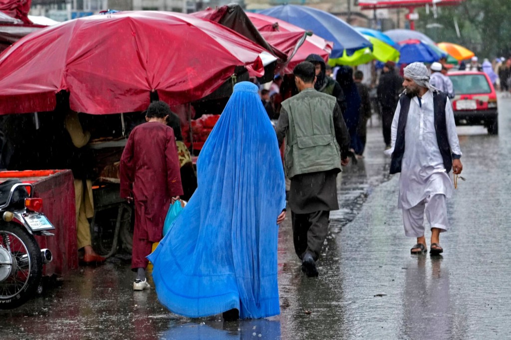 Afghanistan’s Taliban Rulers Order Women To Cover Up Head To Toe