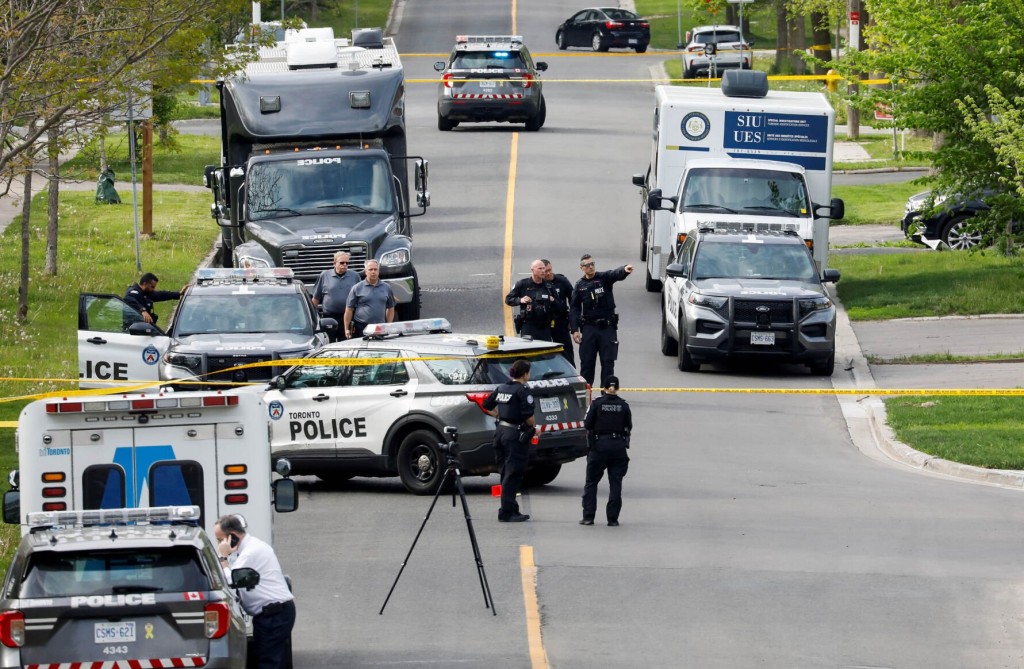 Toronto Police Shoot, Kill Man Carrying Firearm Near Three Schools, Police Say
