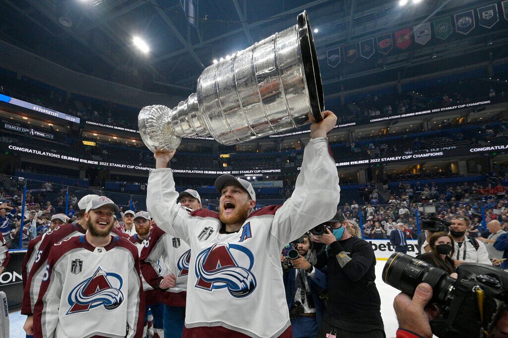 Mackinnon Shines In Clinching Win, Helps Avs Win Stanley Cup