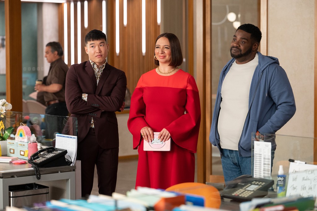 ‘loot’ Gives The Gift Of Comedy With Maya Rudolph As A Divorce Minted Billionaire