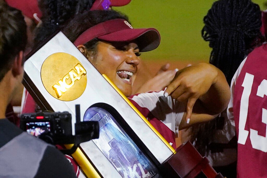 Oklahoma Beats Texas, Repeats As Softball National Champs