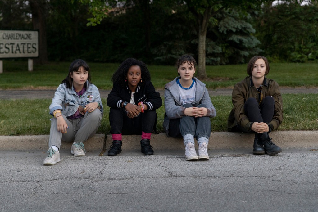 ‘paper Girls’ Trailer Teases Time Traveling Teens Tale