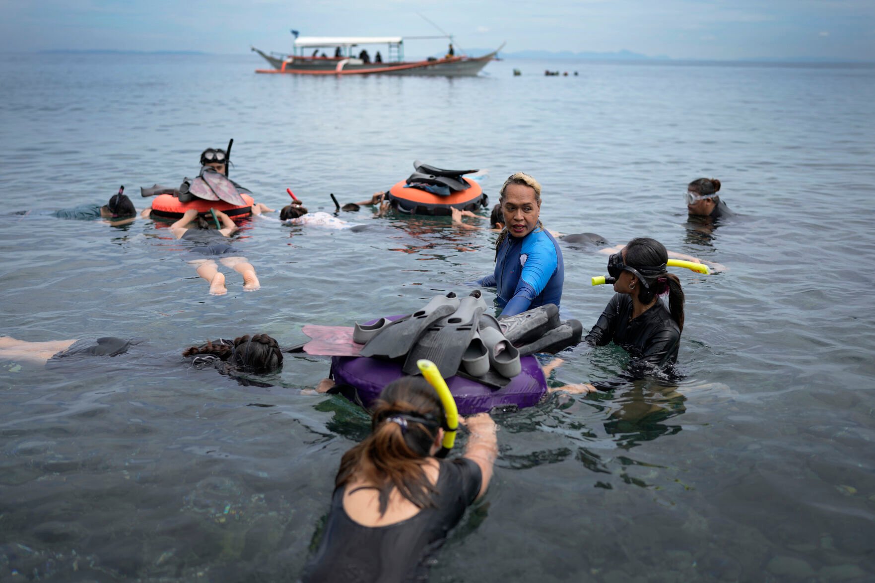 <p>Queen Pangke Tabora conducts a freediving classs at the Ocean Camp in Mabini, Batangas province, Philippines on Saturday, May 21, 2022. There was a pivotal moment in her life that eclipsed all others: It was the moment, she says, when she first slid her legs into a mermaid tail. </p>