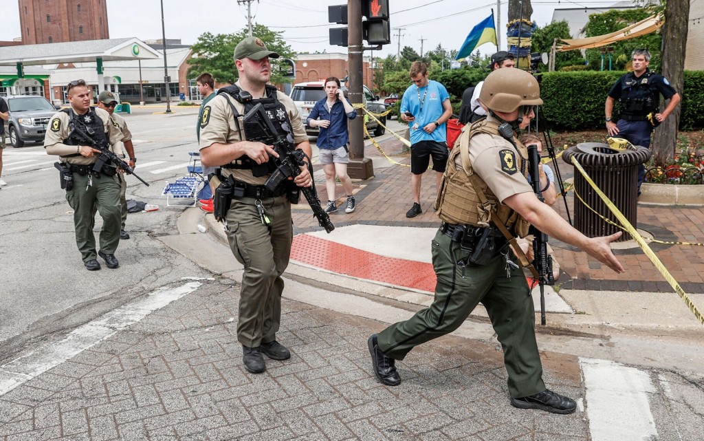 ‘people Just Falling And Falling’: Witnesses Describe Terror At Illinois Parade Shooting