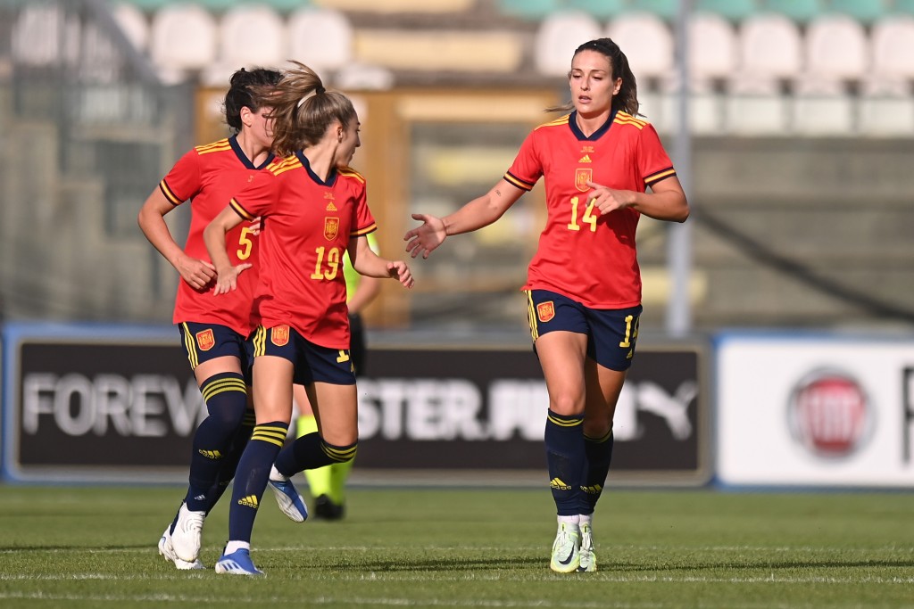 Women’s Euro 2022: Record Breaking Crowds, The Favorites And Which Players To Watch
