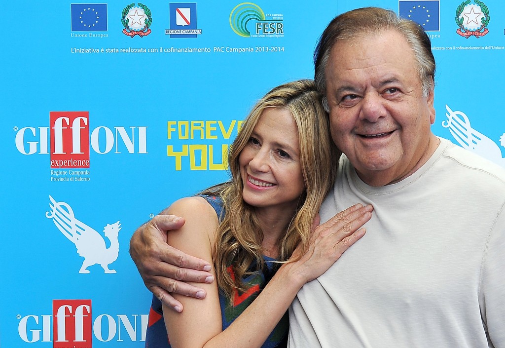 Mira Sorvino Leads An Outpouring Of Tributes To Her Late Father Paul