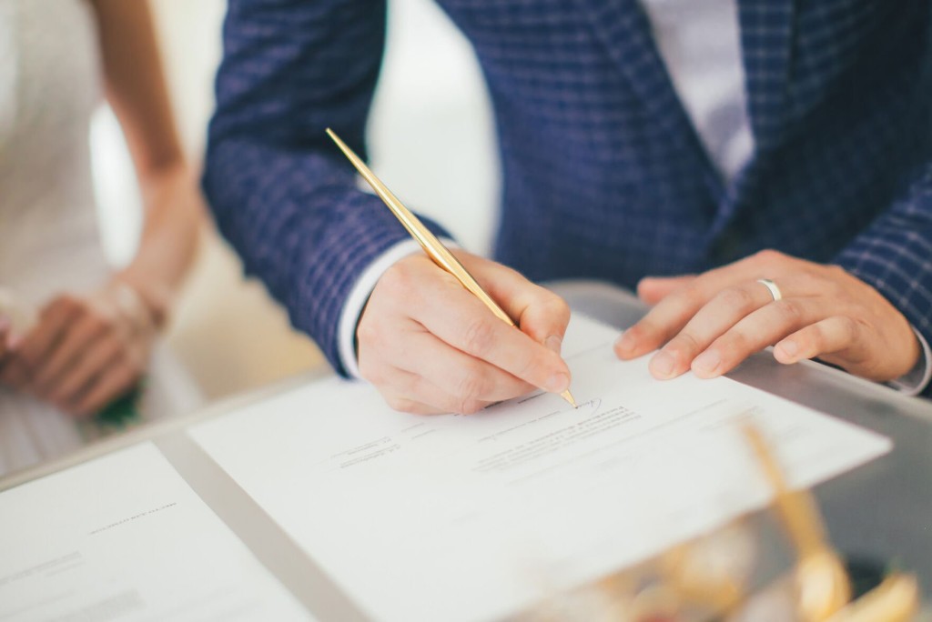 Why Women Do Or Don’t Change Their Name When They Get Married