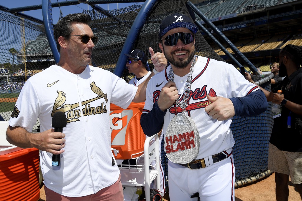 Jon Hamm Tried To Make ‘hamm Slamm’ A Thing At The Mlb All Star Game