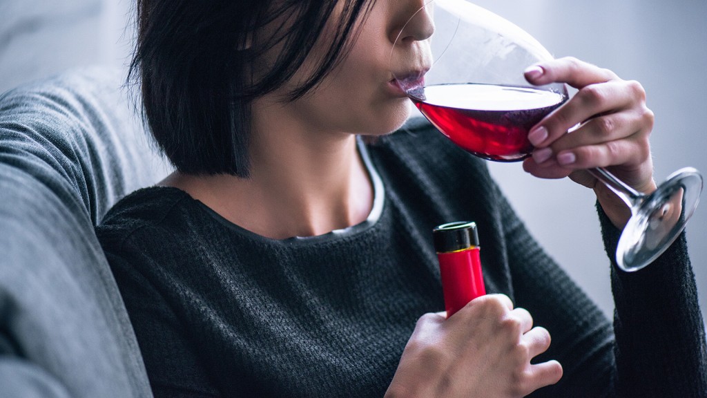 Drinking Alone When Younger Linked To Alcoholism In Mid 30s