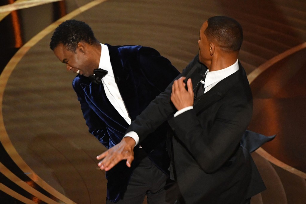 Chris Rock Jokes He Was ‘smacked By Suge Smith’ After Will Smith Apology Video