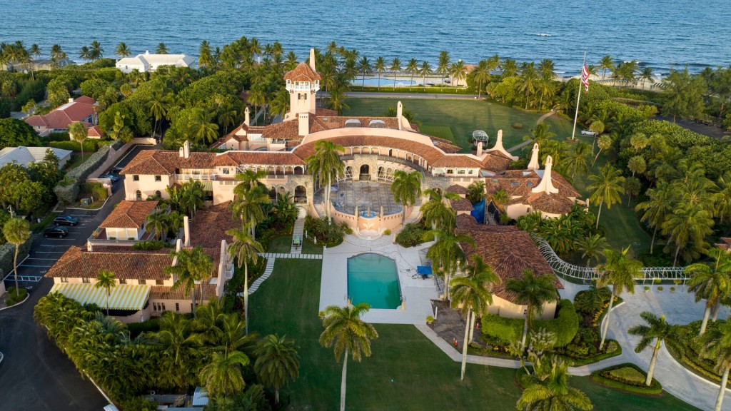 Fbi Took 11 Sets Of Classified Docs From Mar A Lago, Report Says