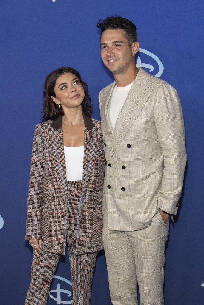 Sarah Hyland, ‘modern Family’ Star, Marries Wells Adams