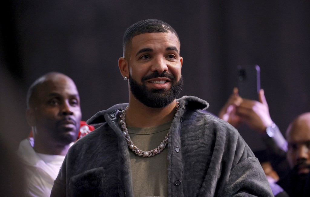 Drake Says He’s Tested Positive For Covid And Postpones Young Money Reunion Show