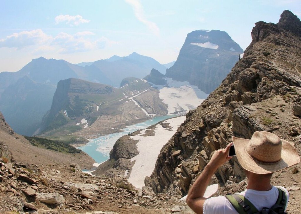 Just How Much Do Fees Impact Airbnb Prices?