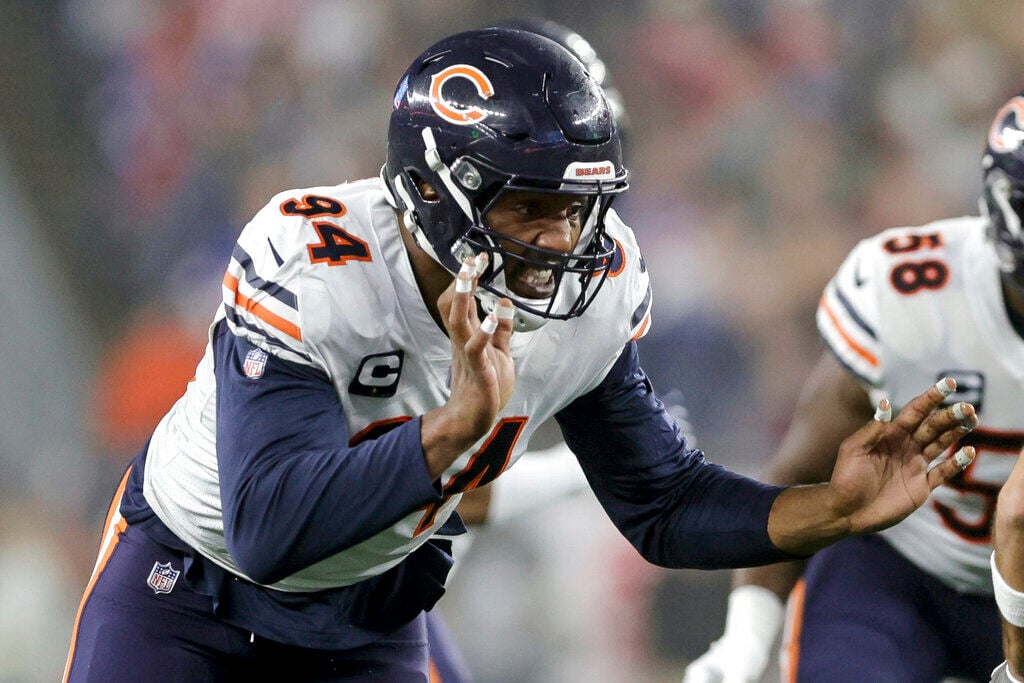 Eagles Acquire 3 Time Pro Bowl De Quinn From Bears