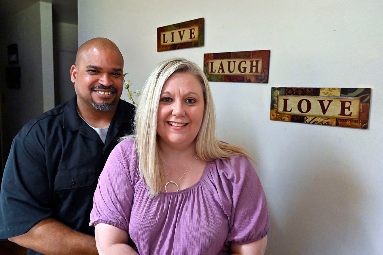 <p>Dante Murry, left, and his wife, Chastity Murry, in their home in Elizabethtown, Ky., Thursday, July 7, 2022. Scientists at the Broad Institute of Harvard and MIT identified a particular gene called AKAP11 that's strongly linked to mental disorders, and the Murrys, who both have the disorder depend upon one another to deal with it day-to-day. (AP Photo/Timothy D. Easley)</p>