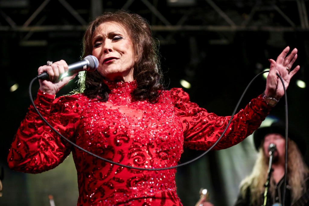 Loretta Lynn’s Songs Resonate Anew Amid Abortion Debate