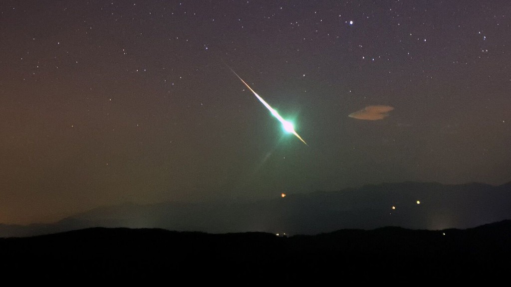 November’s Taurid Meteor Shower Lights Up Sky With Bright Fireballs