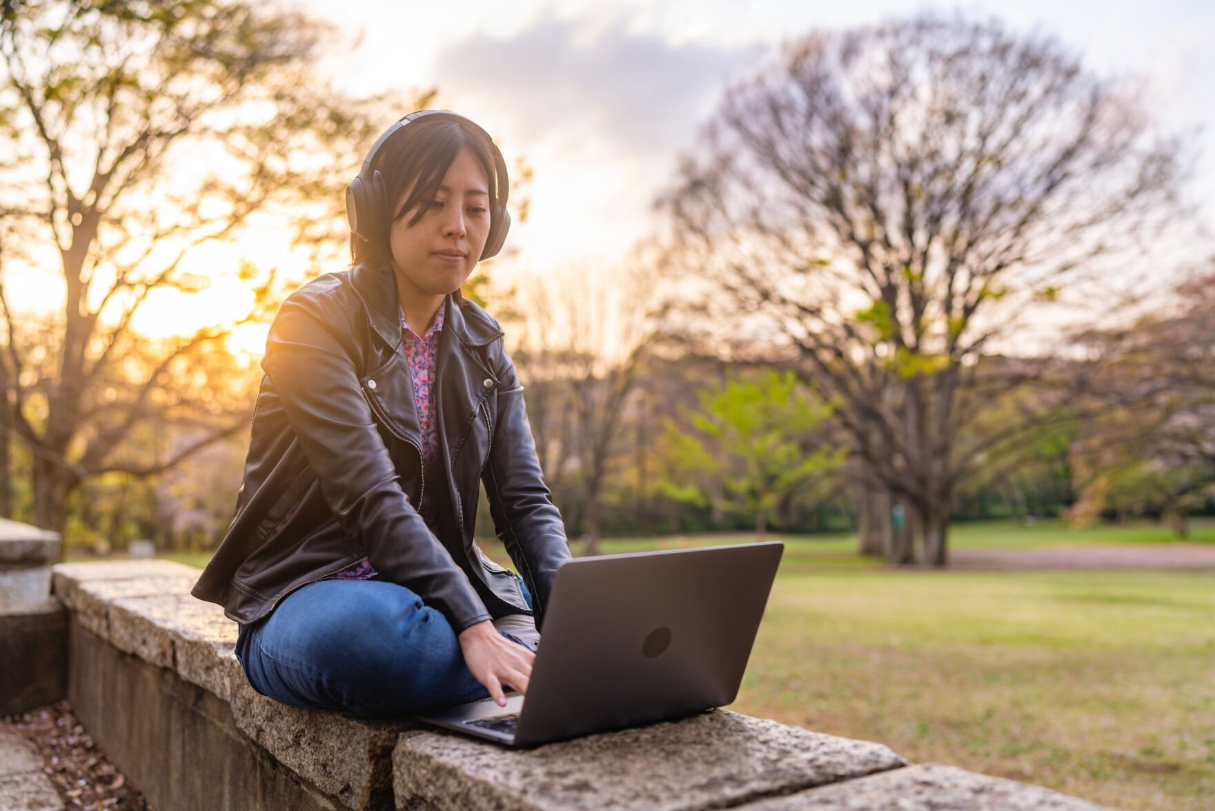 <p>As the Fed raises rates again this year, look to the bank accounts that will give you the best annual percentage yields in order to make the most of your cash.</p>