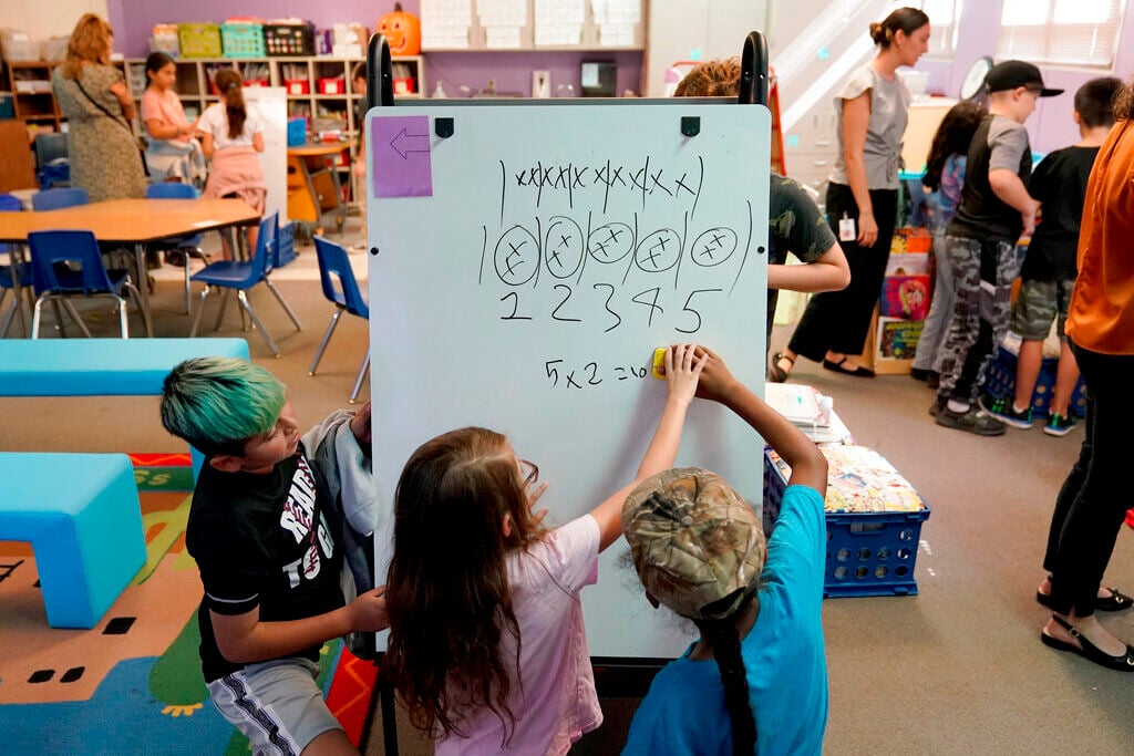 <p>Students at Whittier Elementary School work in groups and independently, Tuesday, Oct. 18, 2022 in Mesa, Ariz. </p>
