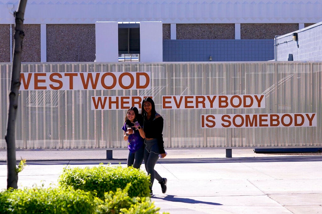 <p>Westwood High School students make their way to class, Tuesday, Oct. 18, 2022 in Mesa, Ariz. </p>