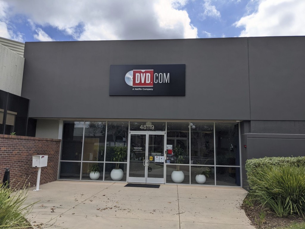 Netflix Nights Still Come Wrapped In Red And White Envelopes