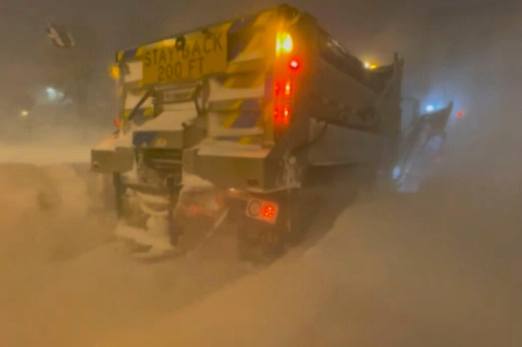 At Least 30 Dead As Frigid Monster Us Storm Sweeps East