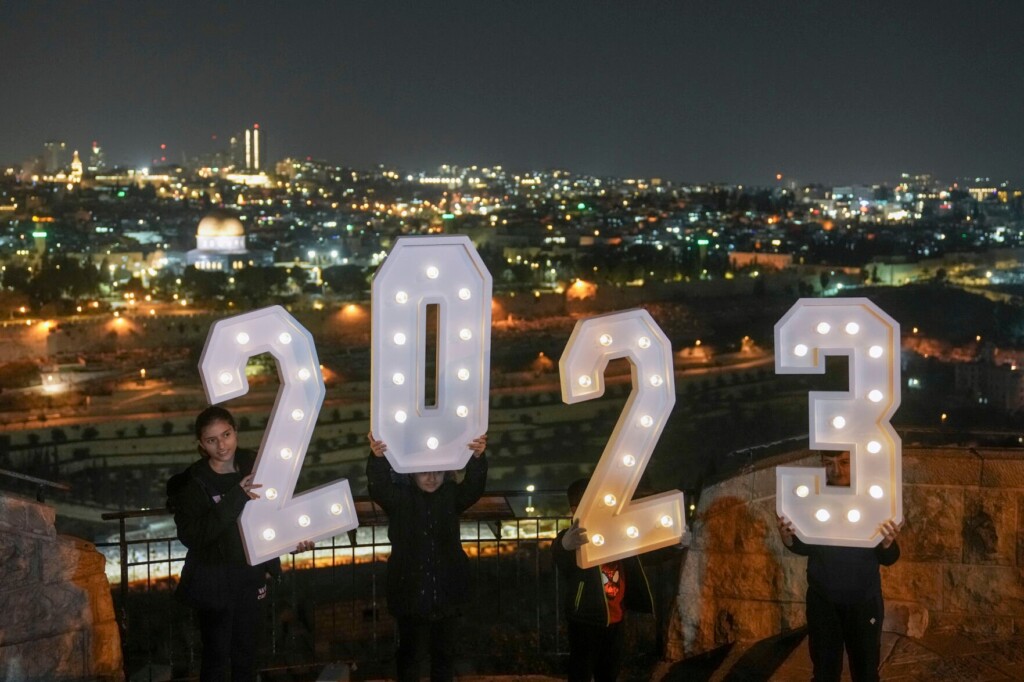 Revelers Throng To New Year’s Parties After Covid 19 Hiatus