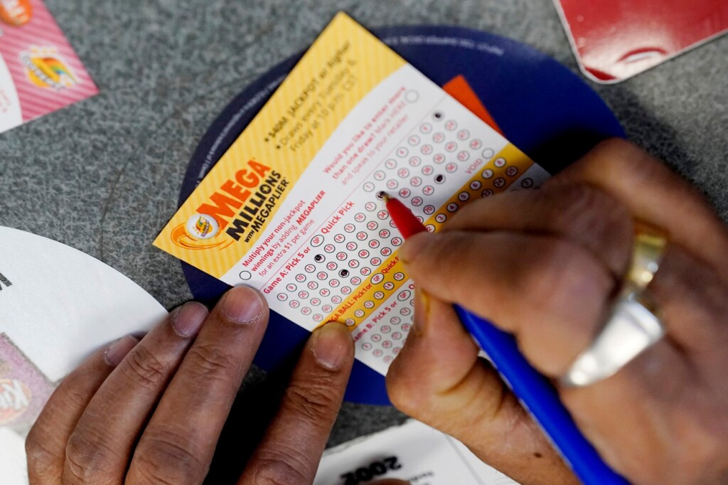 After No Big Winner, Mega Millions Jackpot Rolls To $640m For Friday Drawing