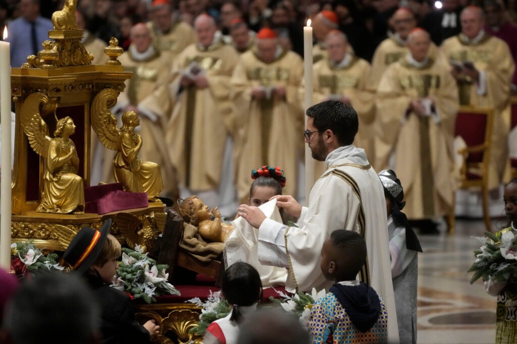 Pope On Christmas: Jesus Was Poor, So Don’t Be Power Hungry
