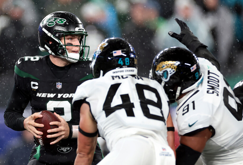 New York Jets Quarterback Zach Wilson Booed Off During Defeat By Jacksonville Jaguars