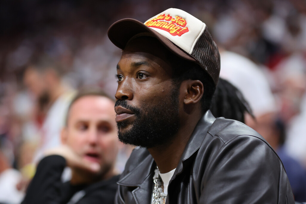 Rapper Meek Mill Pays Bail For 20 Women So They Can Spend The Holidays At Home