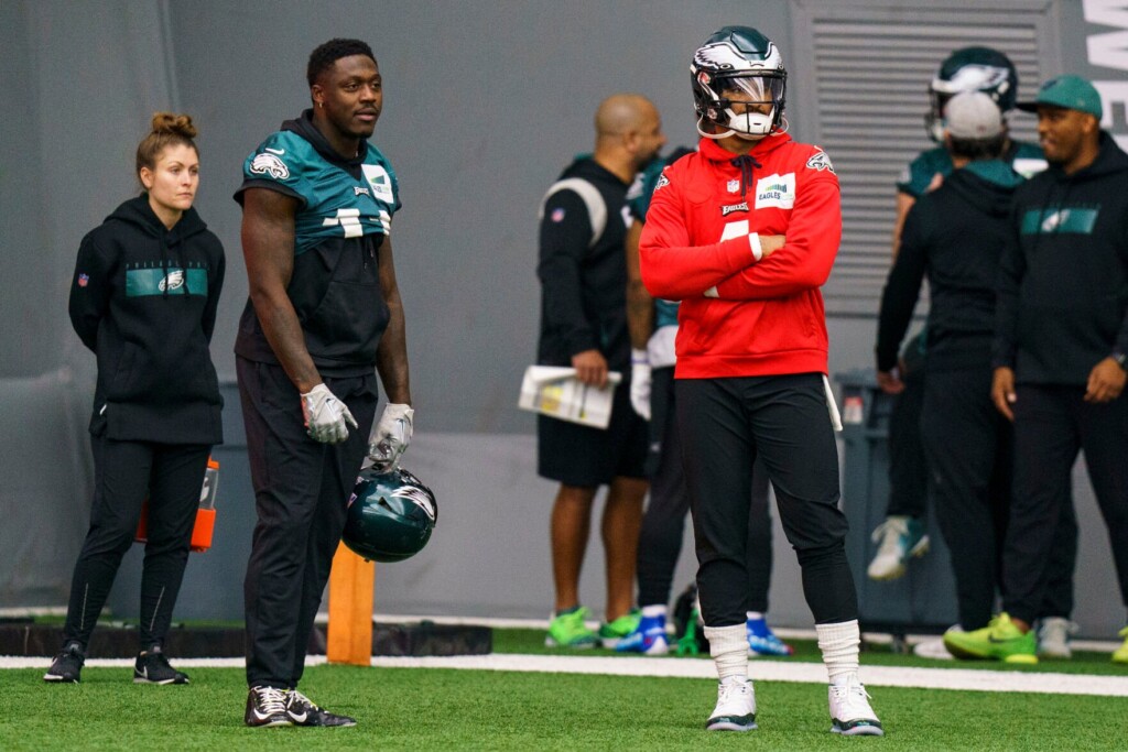 Eagles, 49ers Ride Qbs Hurts, Purdy To Brink Of Super Bowl