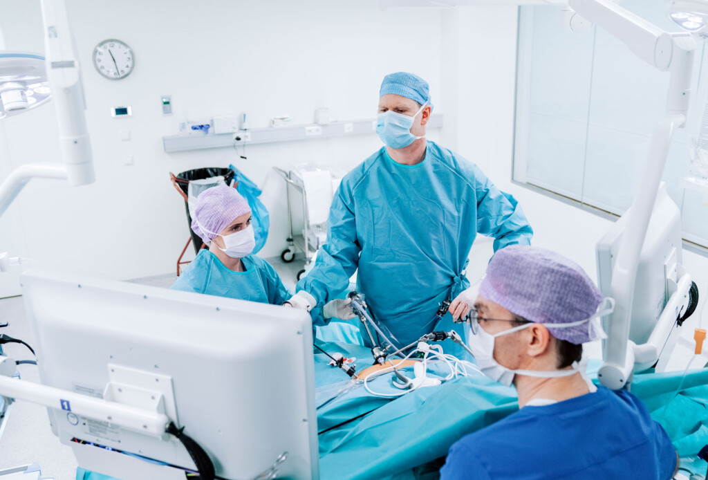 Weight Loss Surgery Extends Lives, Study Finds