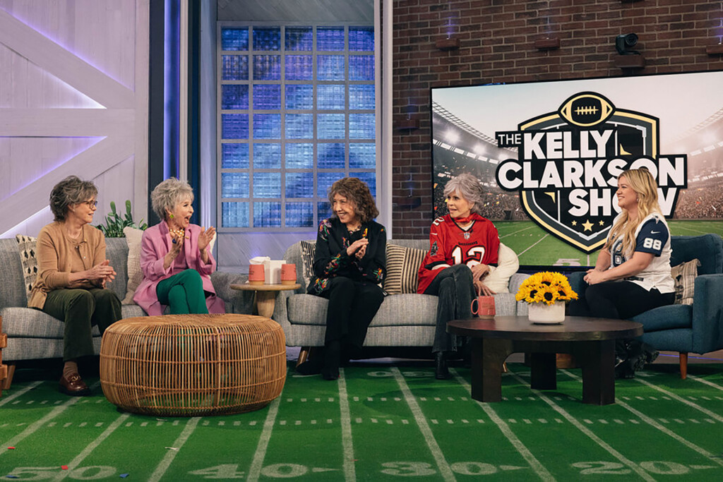 Rita Moreno Recounts Flirty Locker Room Story From ’80 For Brady’ Set For Kelly Clarkson