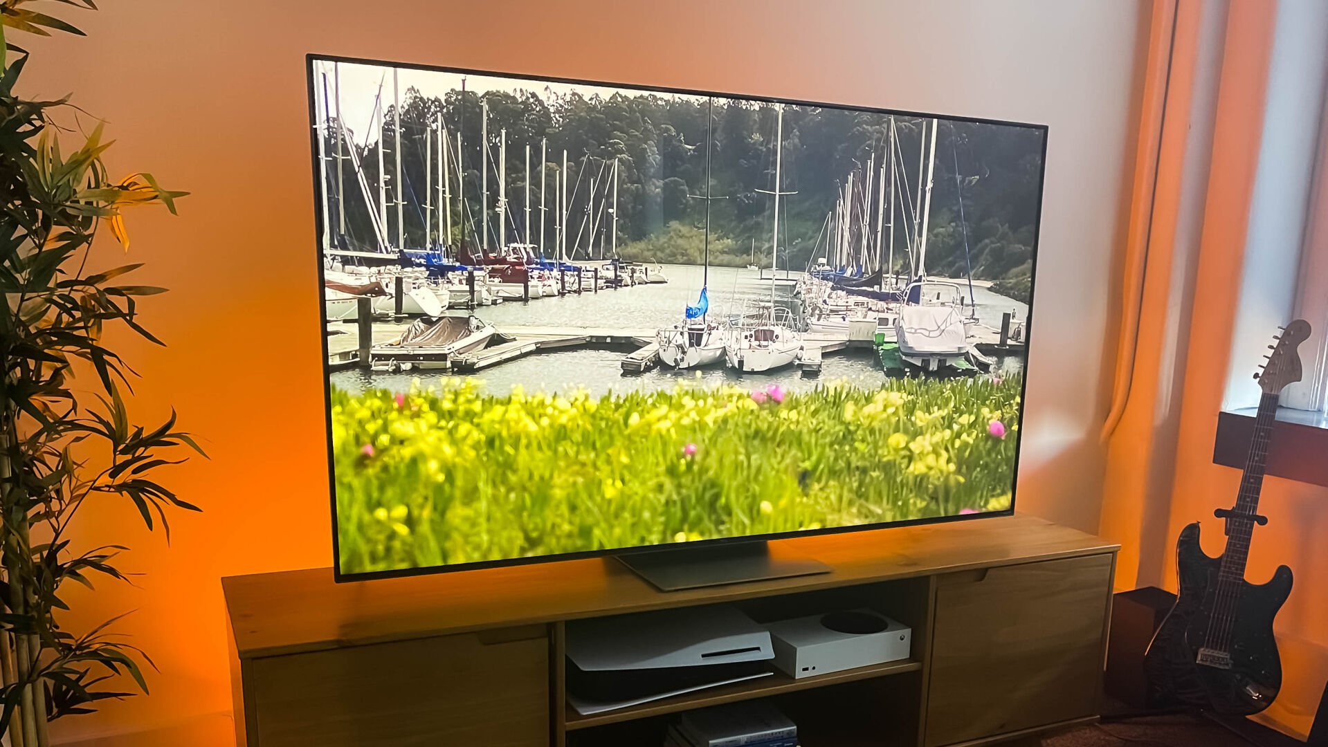<p>Best TV for the money: TCL 6-Series Roku TV. (CNET/TNS)</p>