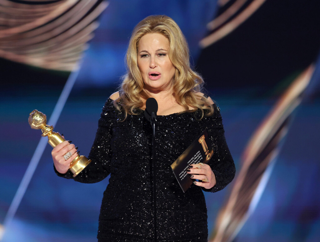 Jennifer Coolidge Stole The Show At The Golden Globes