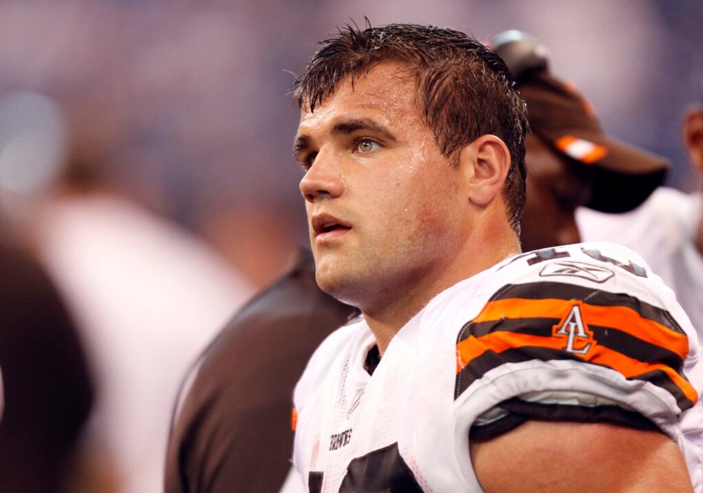 Former Nfl Player Peyton Hillis Off Ventilator, ‘on The Road To Recovery,’ After Saving Kids From Drowning