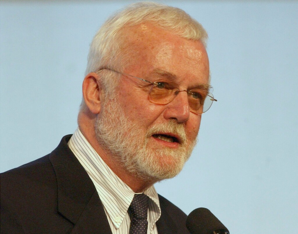 Russell Banks, Praised Author Of ‘cloudsplitter,’ Dies At 82