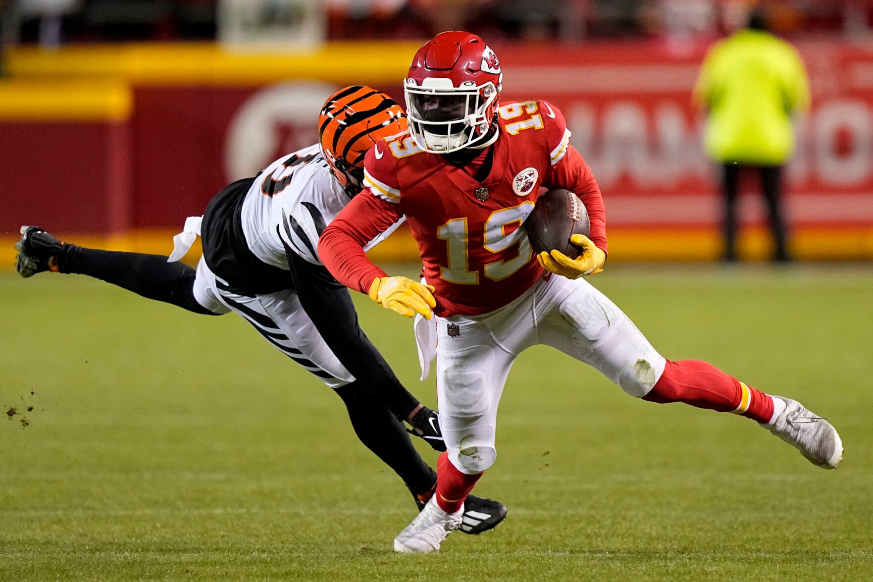 <p>Kansas City Chiefs wide receiver Kadarius Toney, right, runs past Cincinnati Bengals cornerback Eli Apple during the first half of Sunday's AFC championship game in Kansas City, Mo.</p>