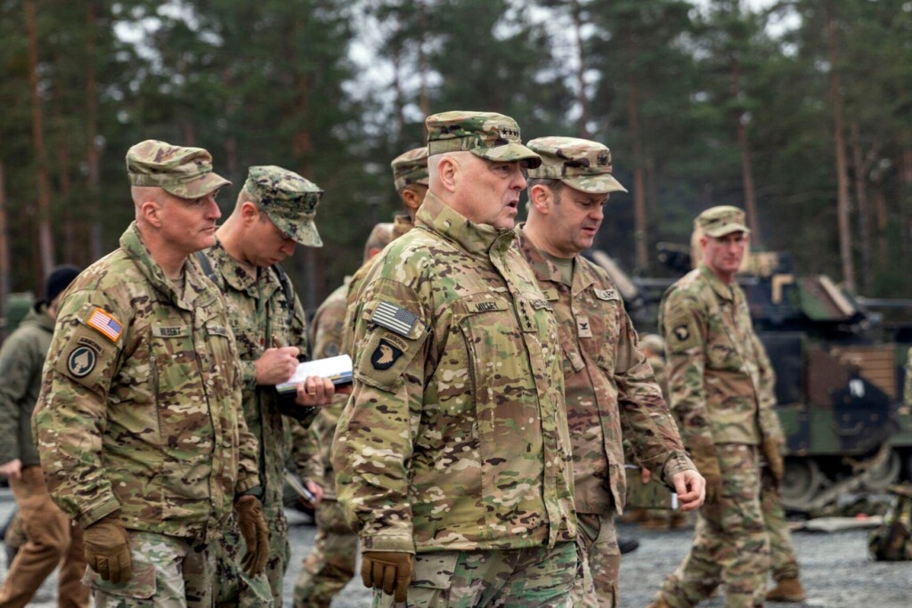 Us, Ukraine Top Military Chiefs Meet In Person For 1st Time