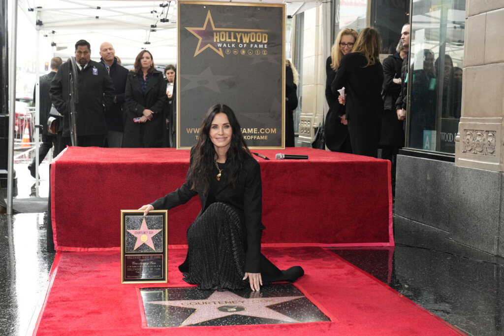 Courteney Cox Gets Star On Hollywood Walk Of Fame And Reacts To That Prince Harry Book Claim