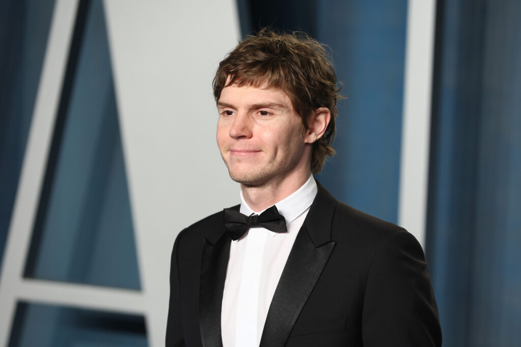 ‘white Lotus’ Producer Reveals Evan Peters Almost Played Aubrey Plaza’s Husband In Season 2