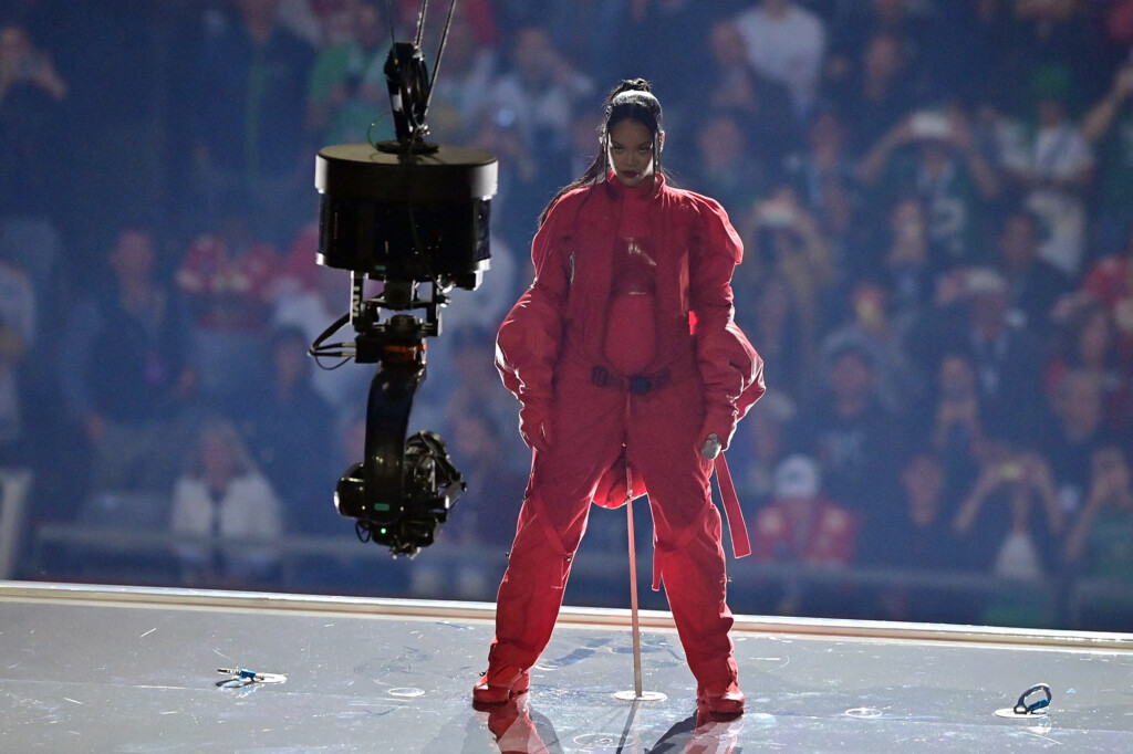 How Rihanna Stayed Grounded, While So High In The Air At The Super Bowl