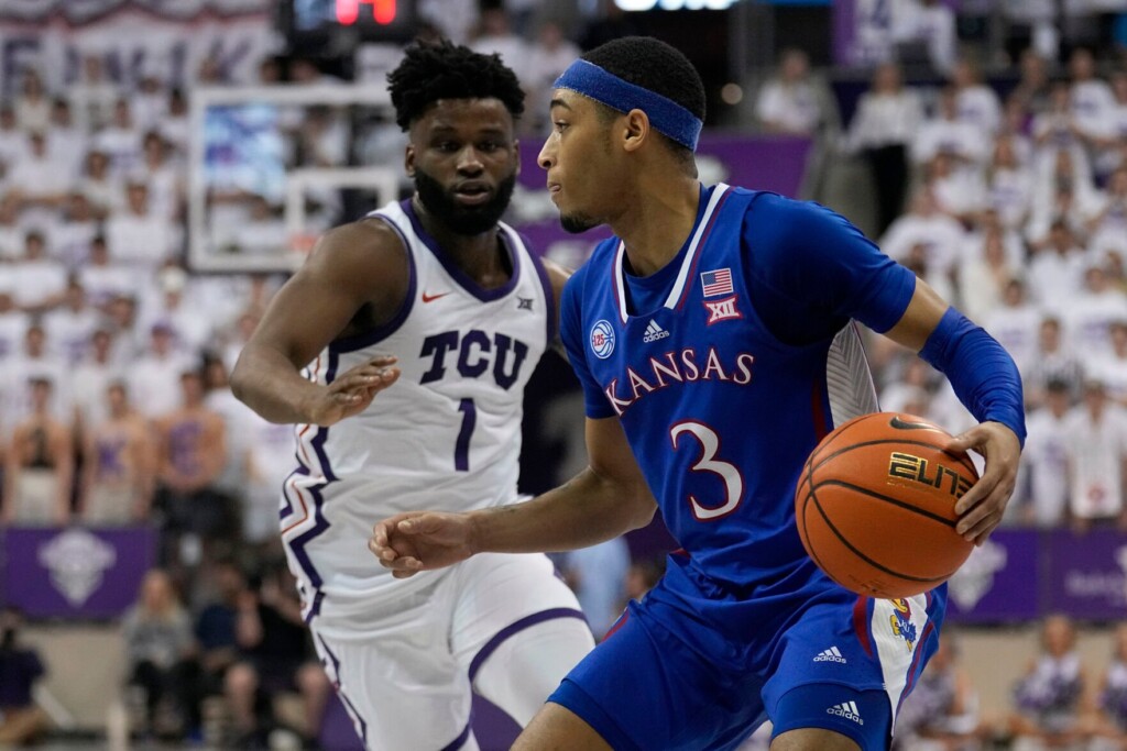 No. 3 Kansas Holds On For 63 58 Win Over No. 24 Tcu