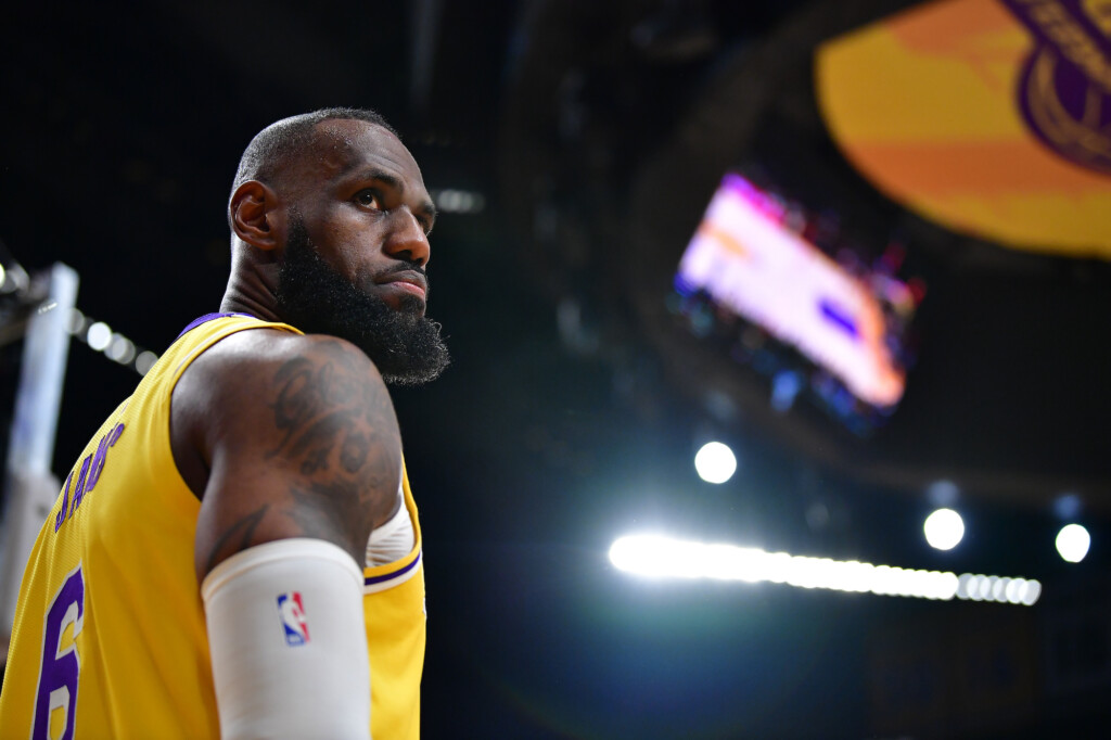 Lebron James Returns From Three Game Absence, Helps New Look Los Angeles Lakers To Impressive Victory