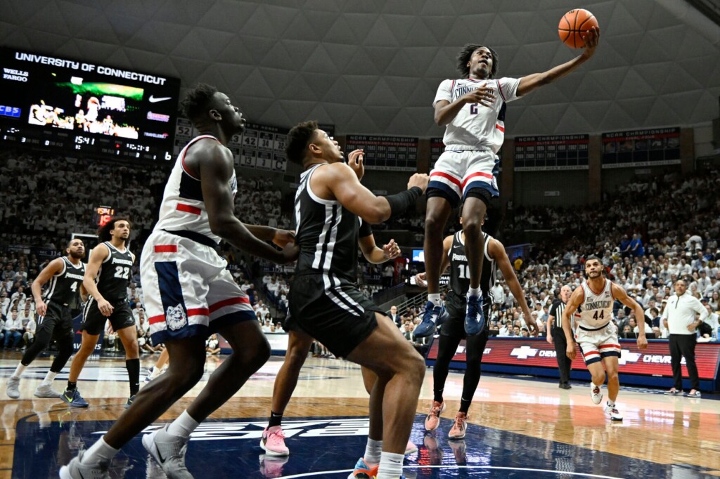 No. 18 Uconn Uses Big Second Half To Down No. 20 Providence