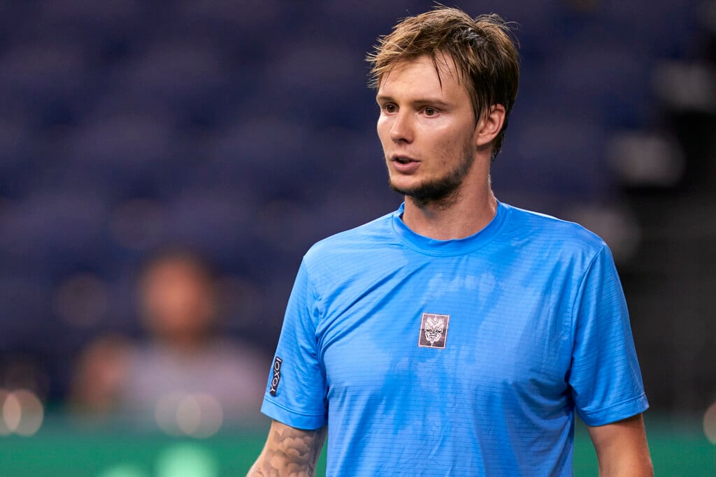 Tennis Player Alexander Bublik Smashes Three Racquets During Loss