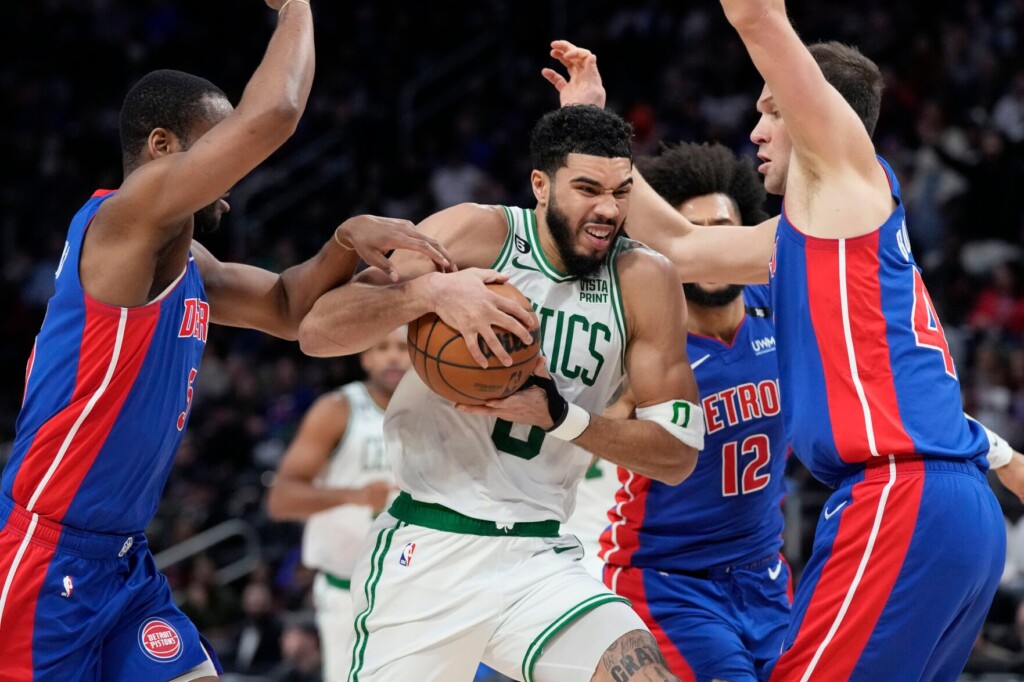 Nets’ Irving Drama Makes Other East Contenders Look Stable