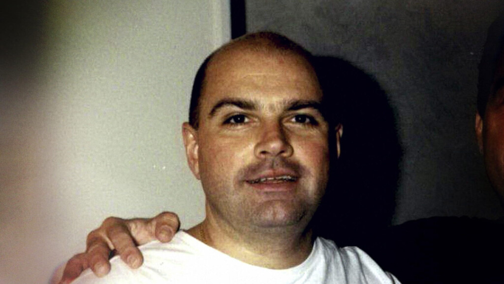 ‘stolen Youth’ Goes Inside Larry Ray’s Cult Like Control Over Sarah Lawrence Students